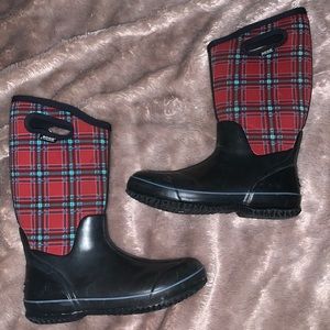 Women’s Size 11 Red Plaid Bogs Waterproof Boots